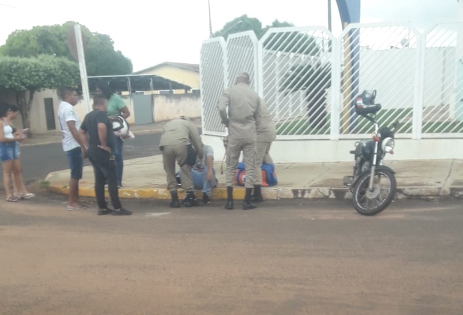 Momento que a vítima era atendida pelo Corpo de Bombeiros Militar - Foto: WhatsApp/Jornal da Nova